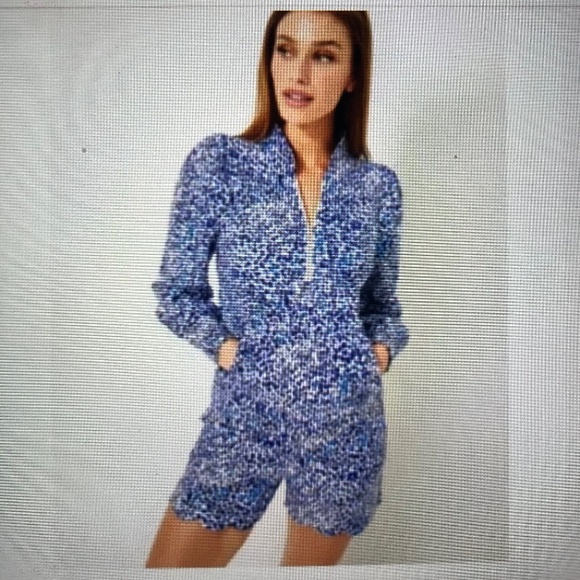 Lilly scalloped shorts and full zip popover - Picture 3 of 4